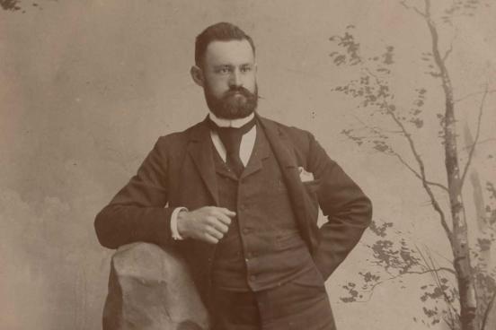 Man posing for a photographic portrait