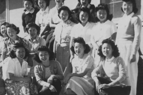 2 rows of women.